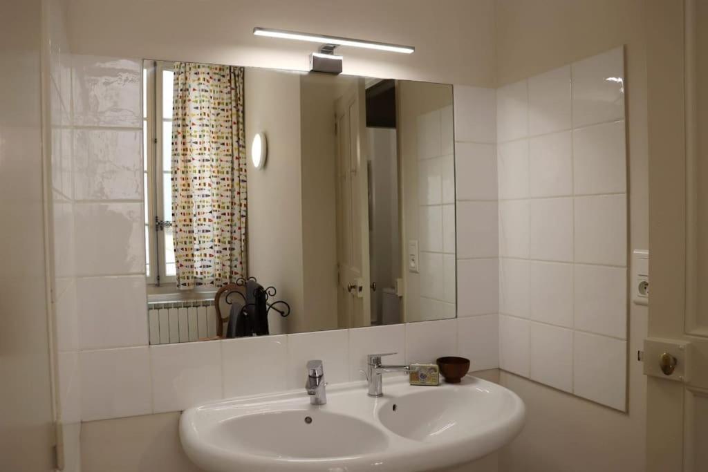 דירות Uzes Centre Quartiers Des Arts Charme De L'Ancien מראה חיצוני תמונה